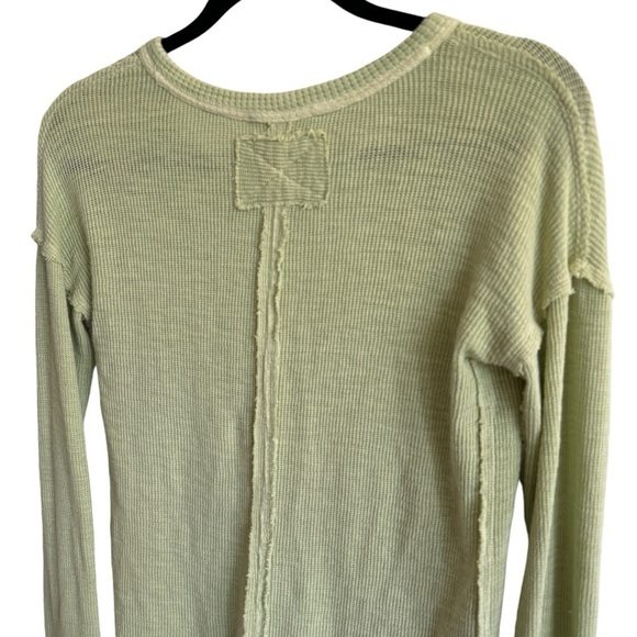 We the Free Green V-Neck Thermal Top, Size XS - Picture 6 of 6